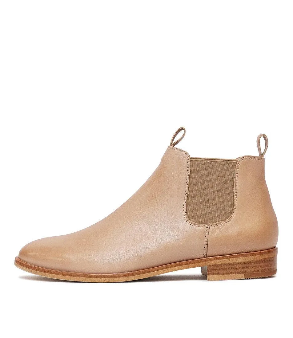 Wander Cappacino Chelsea Boots